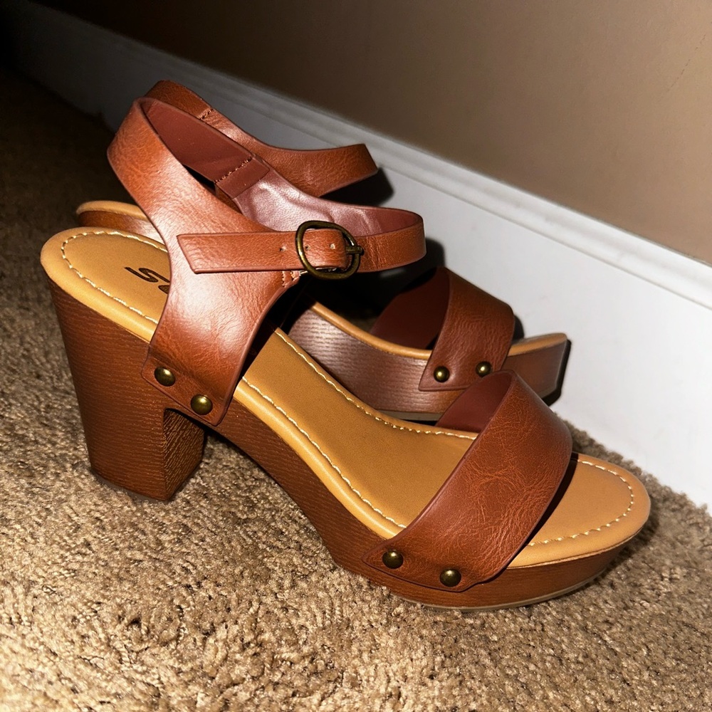 Soda women’s bold buckle studded wedge sandals